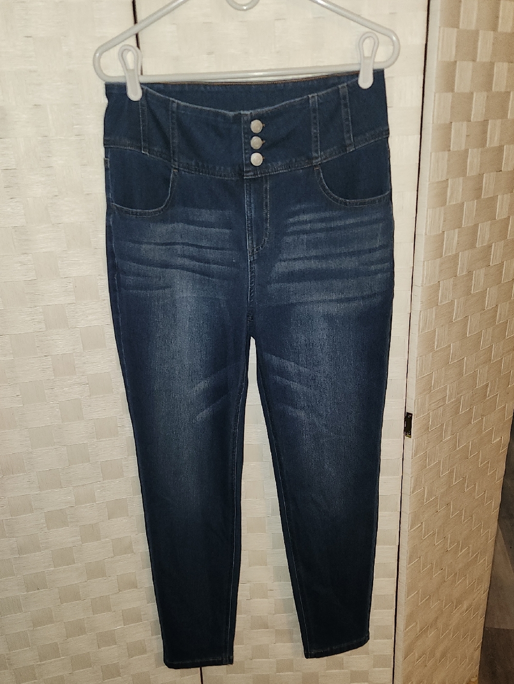 NWT HALARA FLEX-FIT HIGHWAIST JEANS SZ L REGULAR LENGTH - Picture 2 of 3